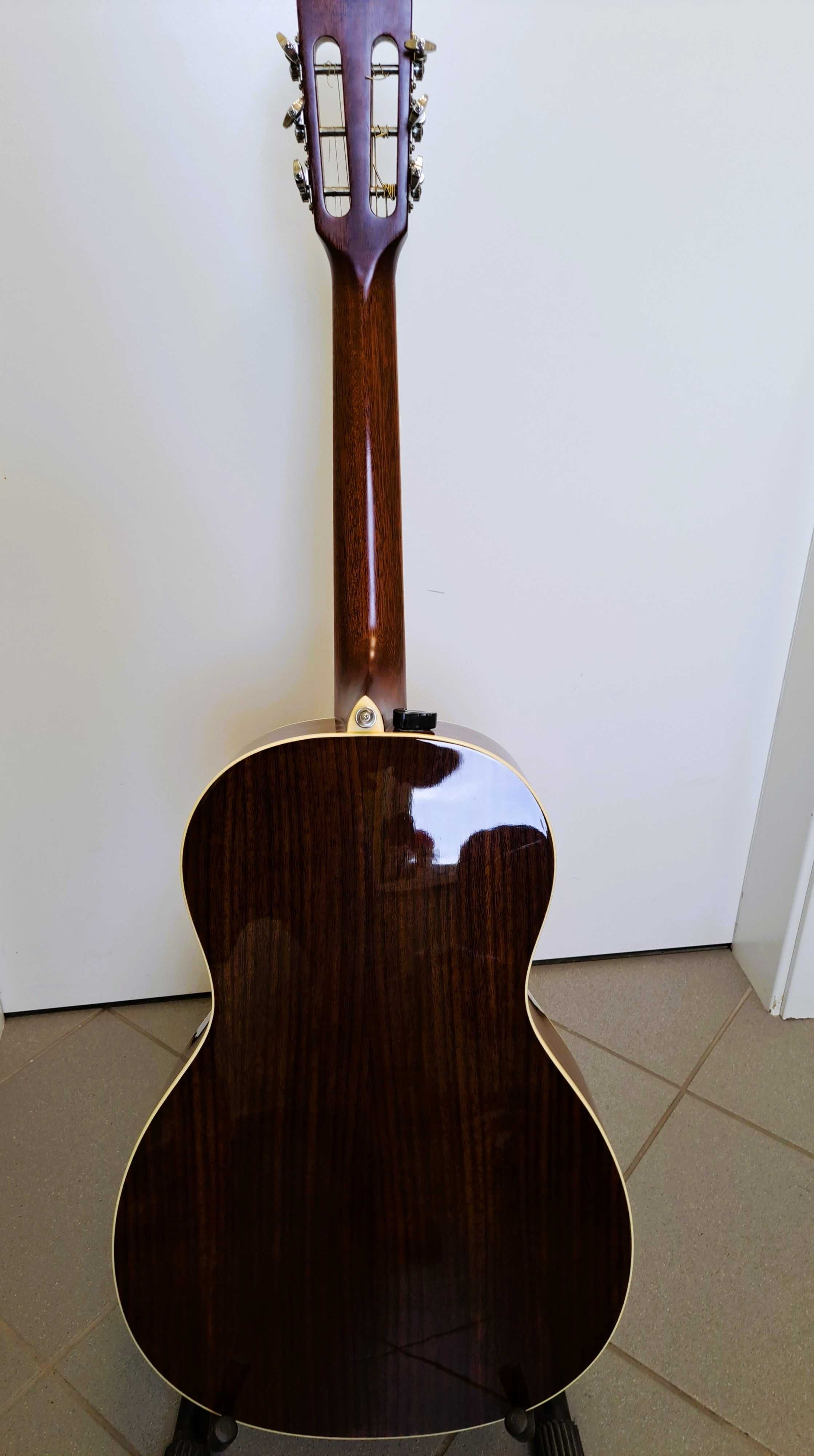 Alvarez AP 70 E gitara elektroakustyczna typu Parlor