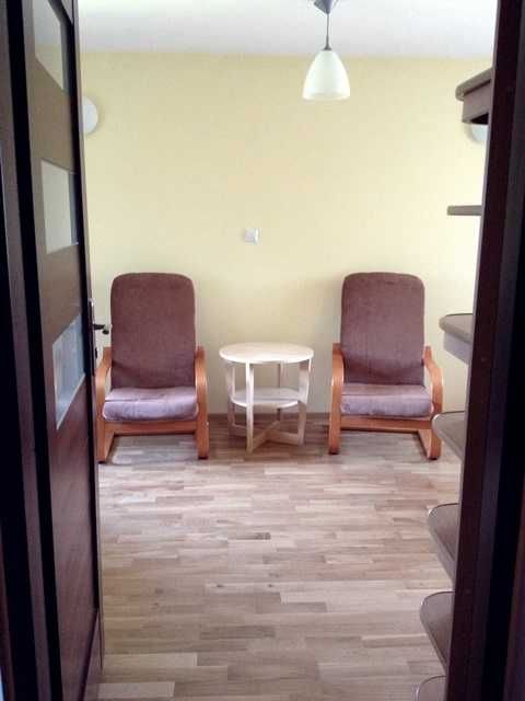 Pokój z własną łazienką, aneks kuchenny.