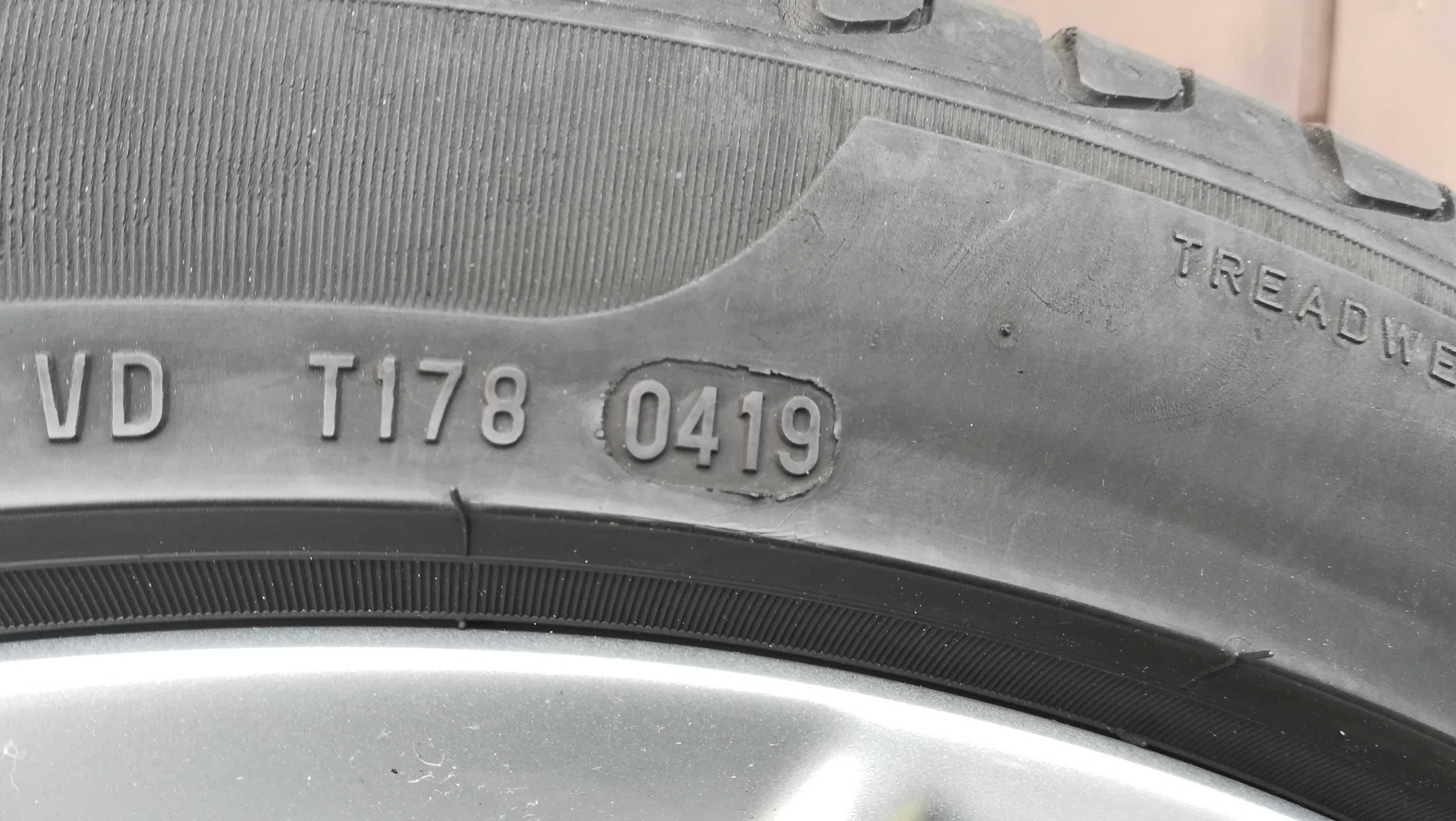 Koła Audi z oponami letnimi Pirelli 245/40/18