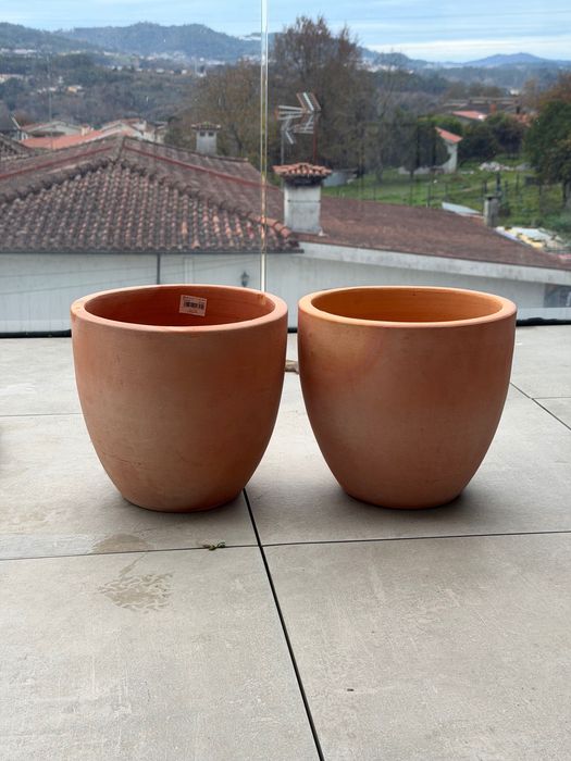 Par de vasos terracota 30x27cm por 10€