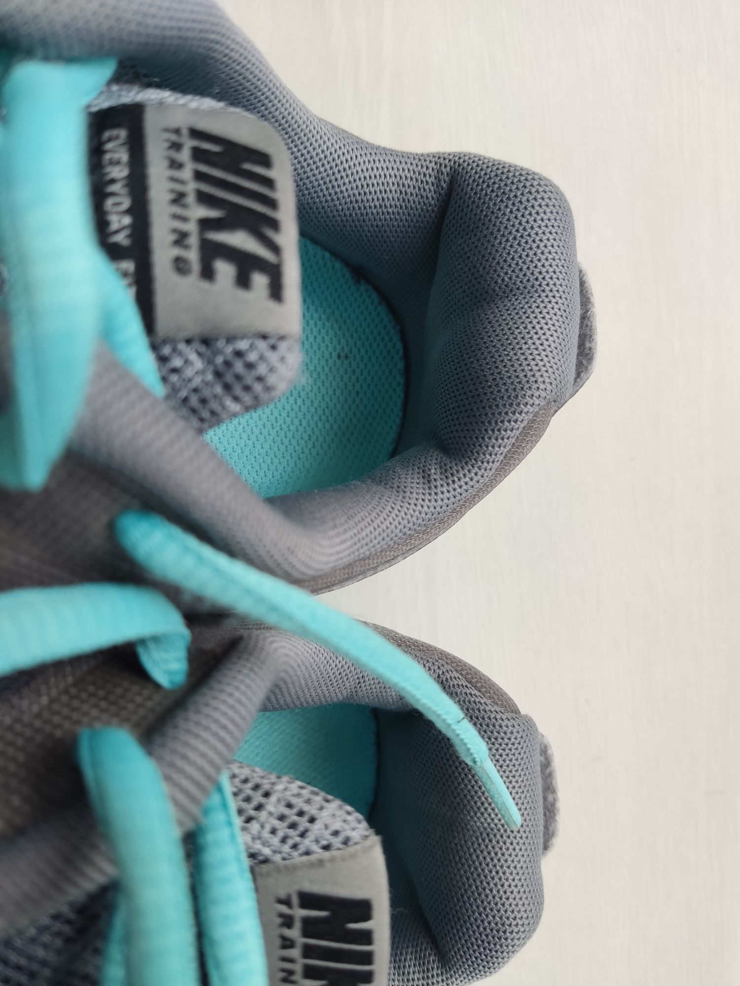 Фірмові кросівки Nike