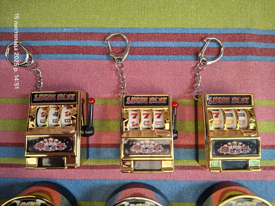 Казино брелок игровой автомат игрушки золотой серебристый casino