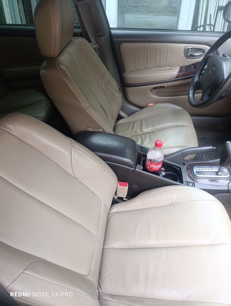 Nisan maxima QX.