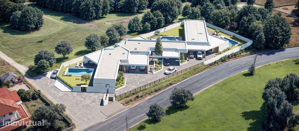 Moradia T4 Luxo com Piscina em Condomínio Privado em Palmela