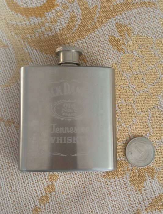 Piersiówka ze stali nierdzewnej