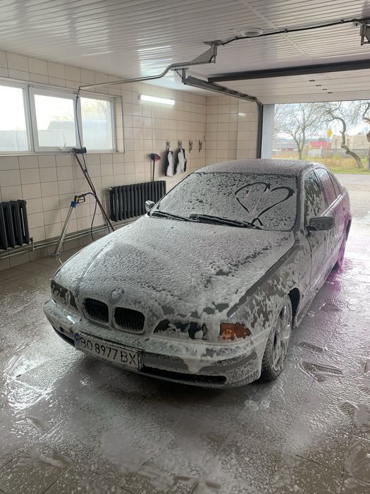 Продам бмв є 39 в хорошу стані
