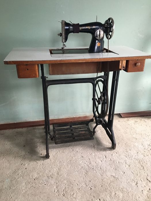 Швейна машина(справна)