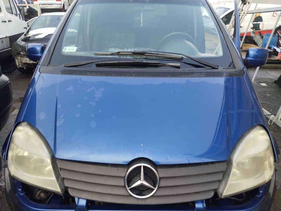 Mercedes Vaneo W414 1.7CDi 2002r.Maska.