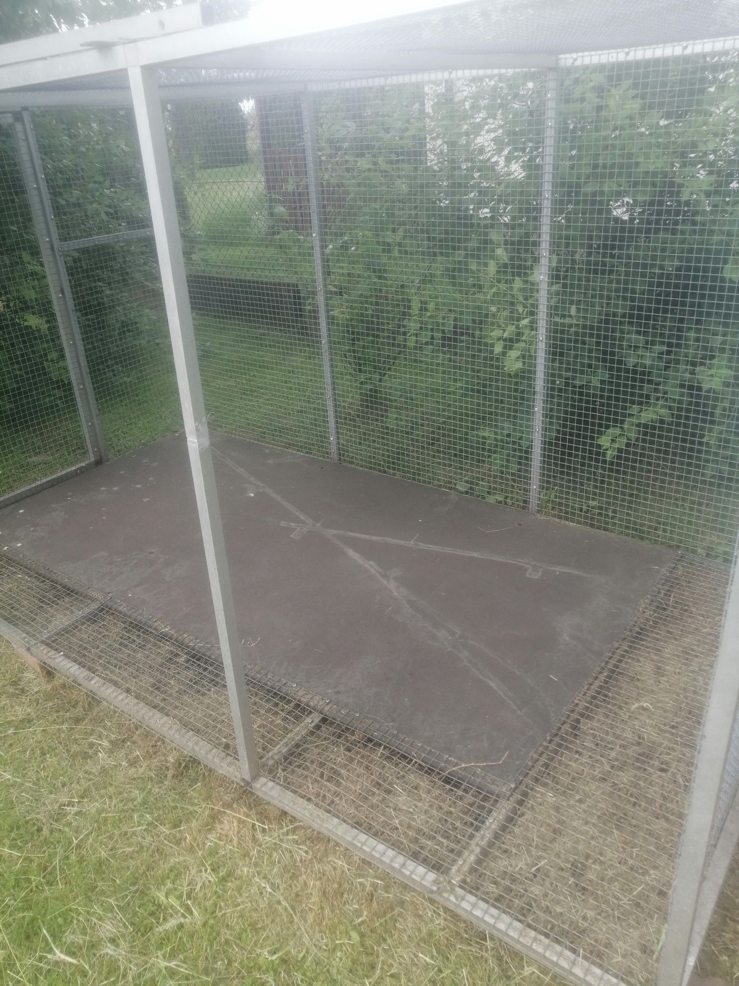 Woliera,  klatka, wylot dla papug, gołębi, kotów z profila 30x30x2 sia
