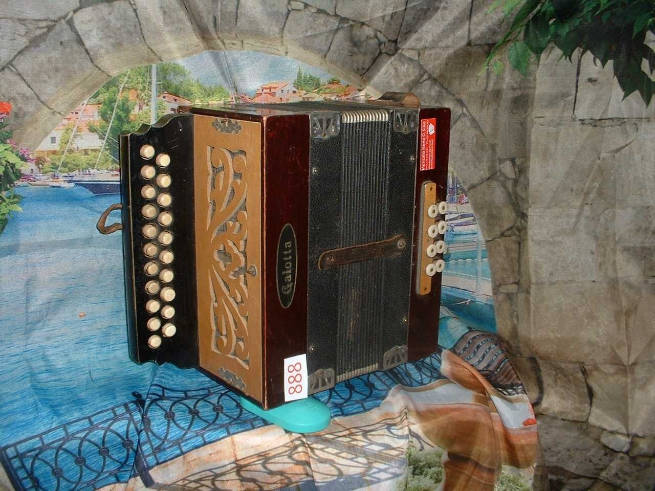 Concertina para venda N, 888