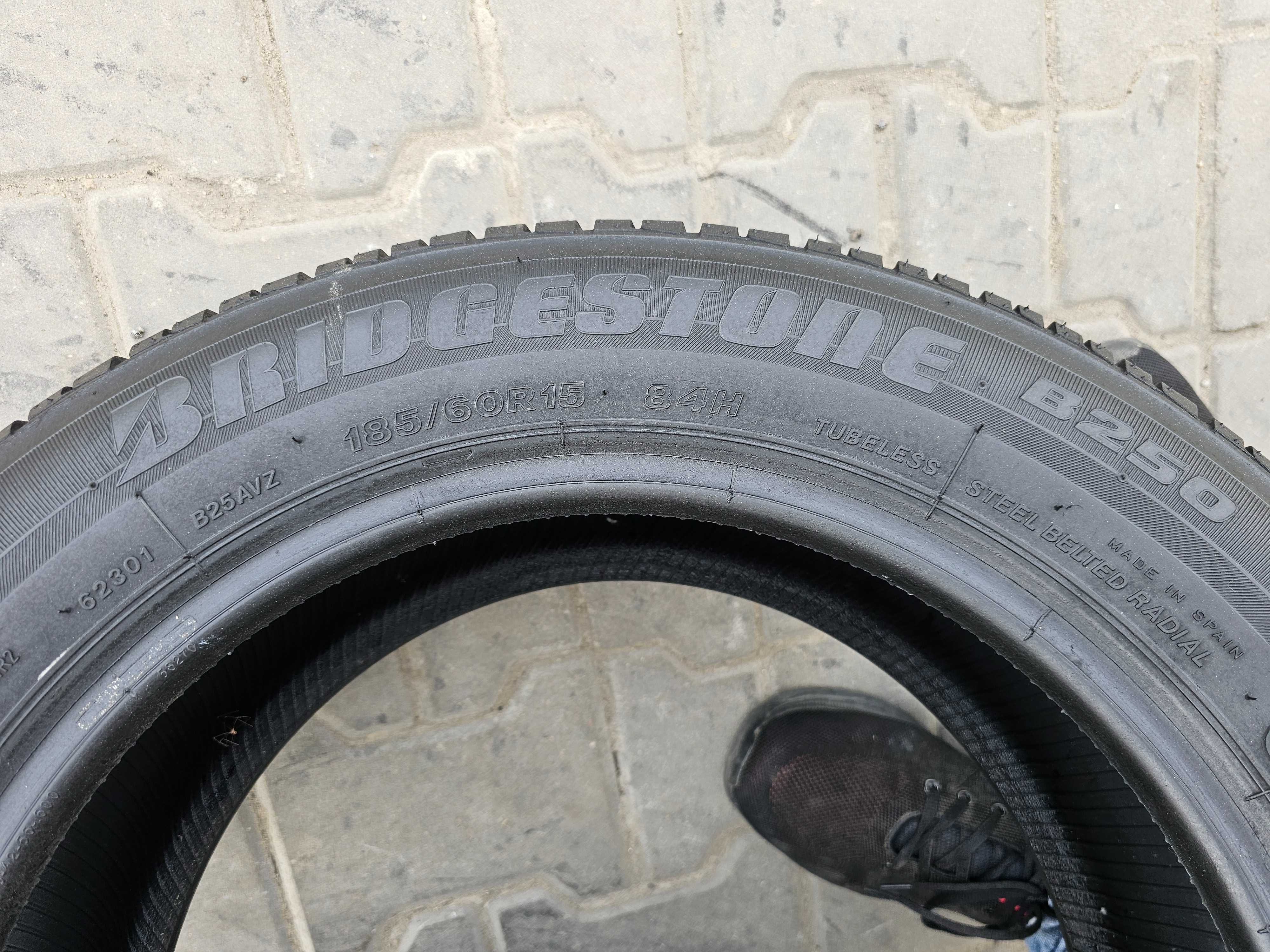 Lato Bridgestone 185/60 R15 6.5mm