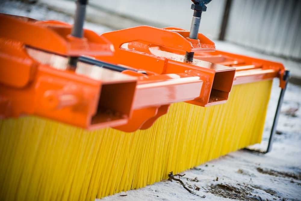 Szczota  ZL listwowa do śniegu piasku liści ! mocowanie tuz lub widły