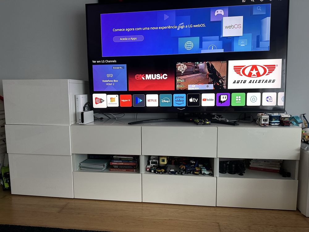 Conjunto de Móveis de Sala — Estilo Moderno e Minimalista