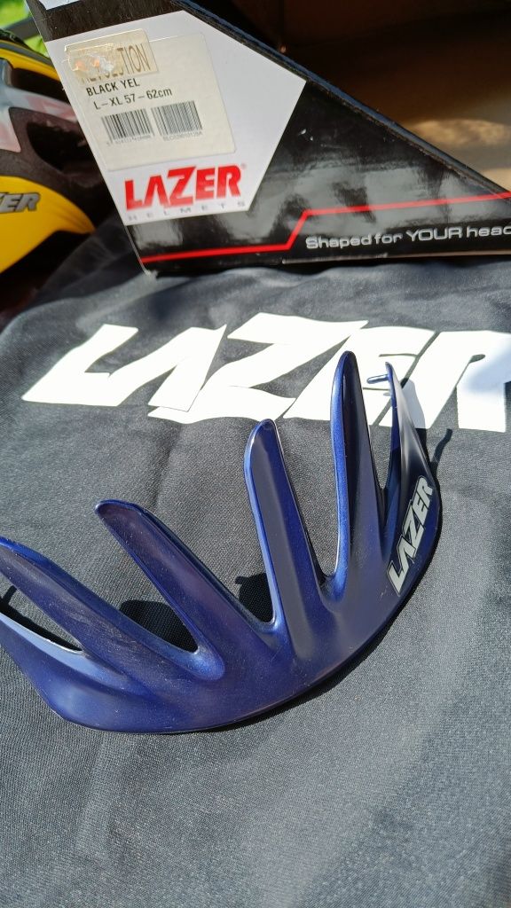 Kask rowerowy Lazer L-XL pokrowiec i dodatkowy daszek