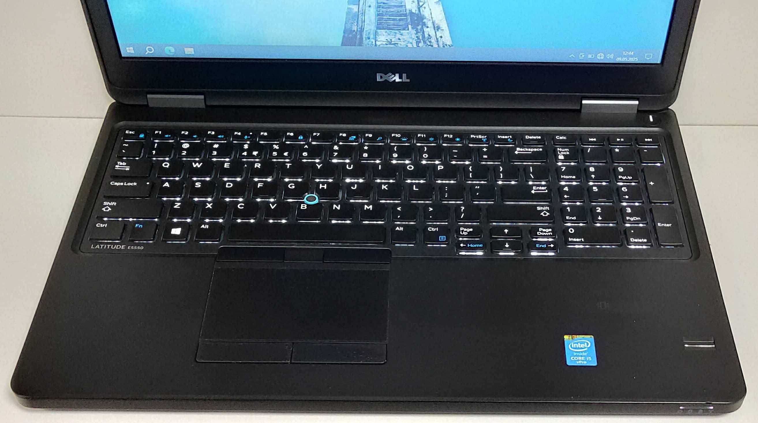 Laptop Dell E5550 Intel i5-5300u 8GB W10 SSD-256 15.6" LED key Gwar-3m