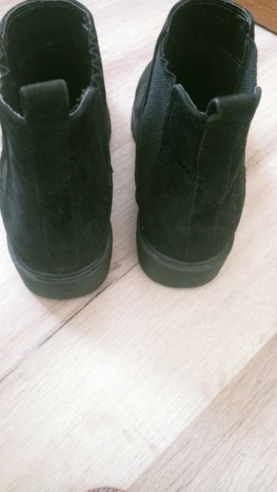 Botas de senhora em camurça preta