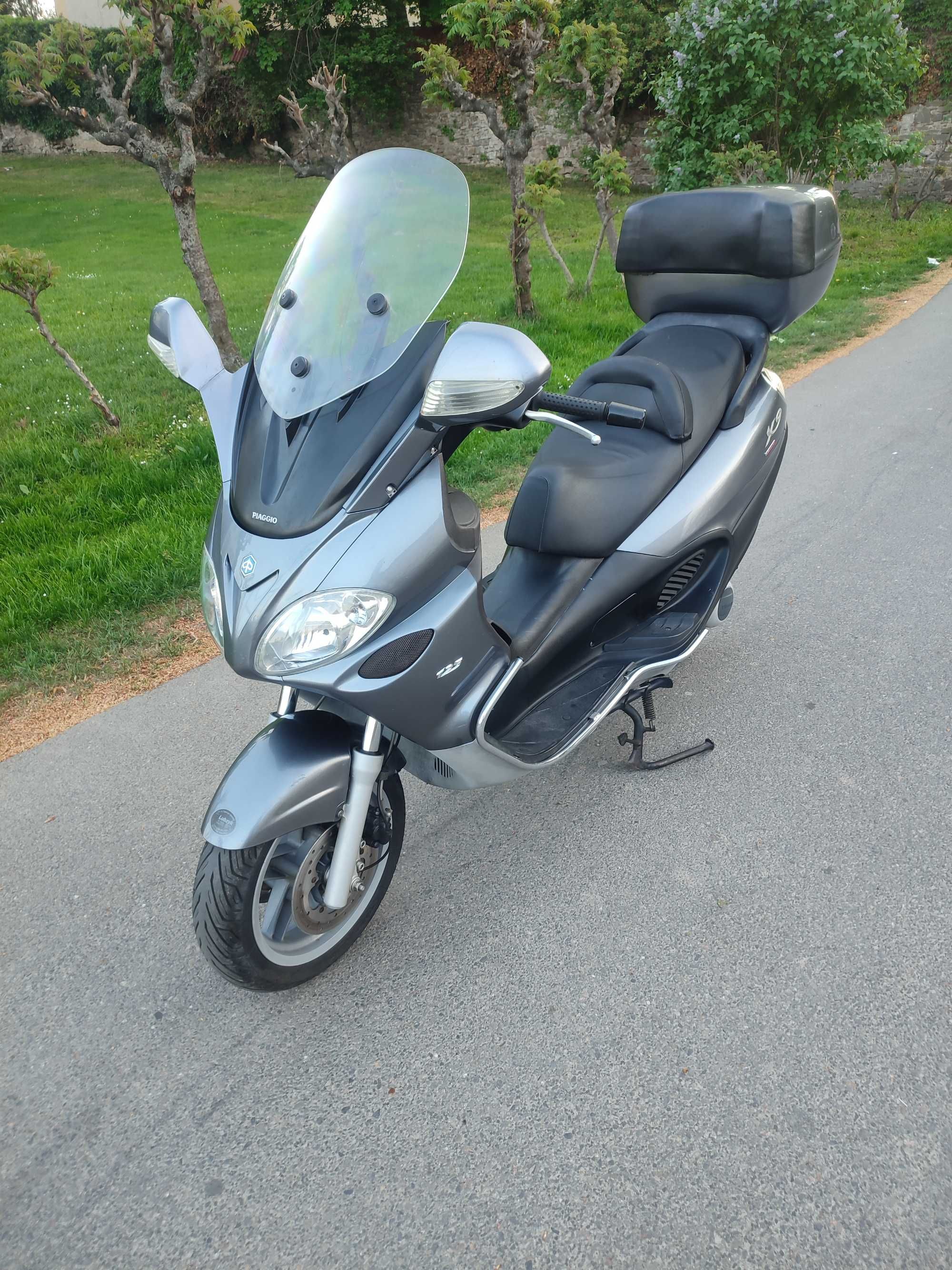 Na sprzedaż używany skuter Piaggio X9 Evolution 125
