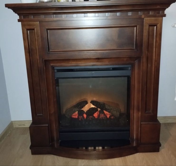 Drewniany kominek elektryczny