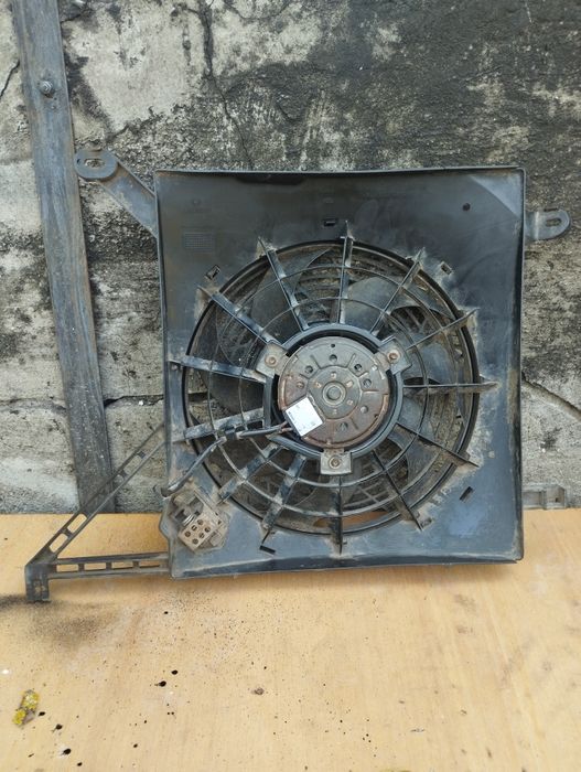 Диффузор з вентелятор на кондиціонер Опель Астра G .