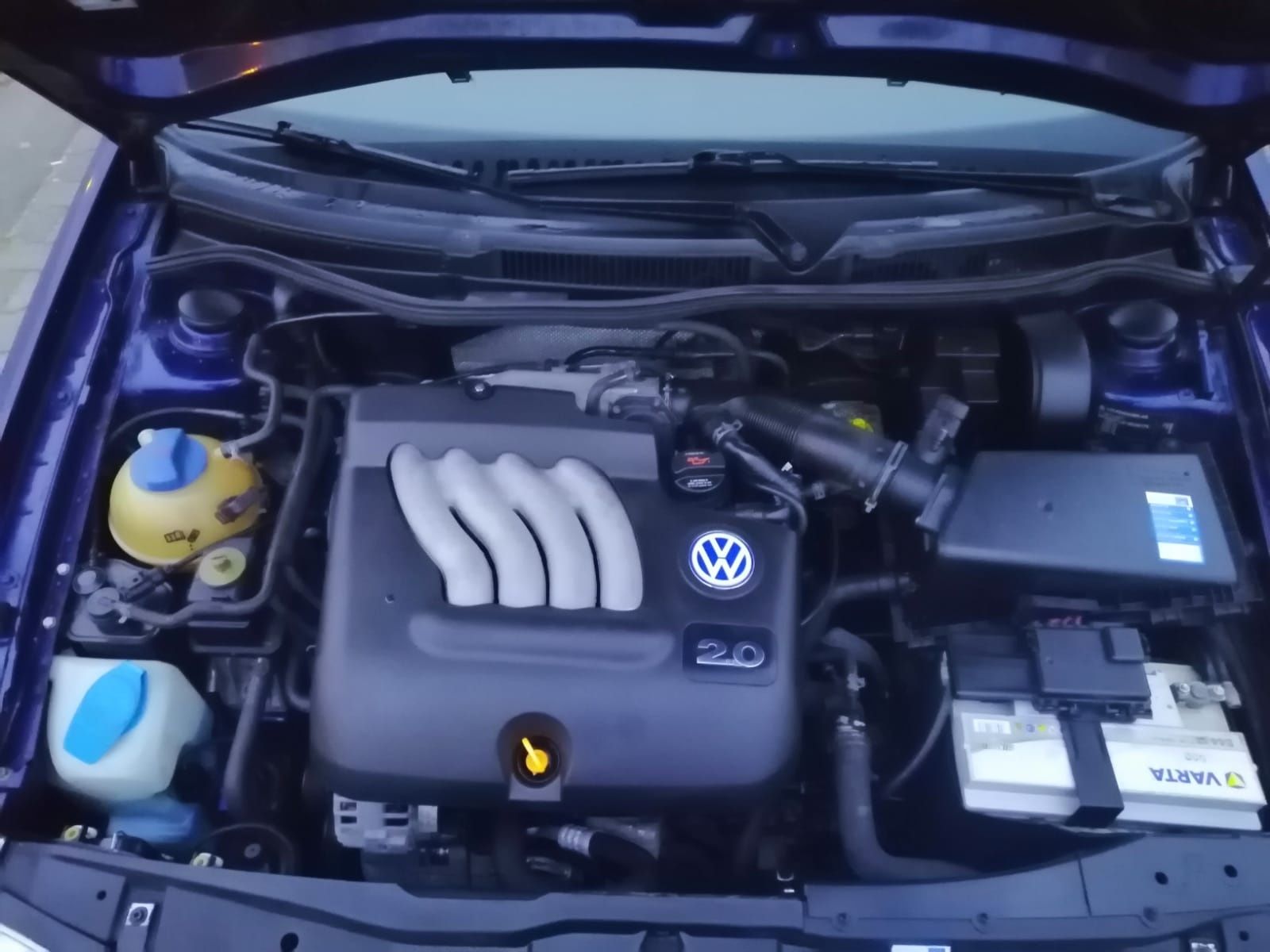 VW- Golf 4  2.0 klimatyzacja sprawna