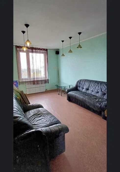 89506Продам 3 комнатную квартиру около метро Защитников Украины!!!