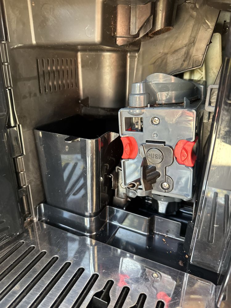 Кавомашина Delonghi Perfecta EVO кавоварка з гарантією