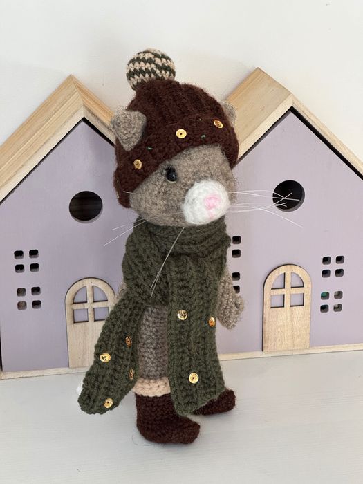 Kotek na szydełku, zimowy kotek, rękodzieło, prezent handmade