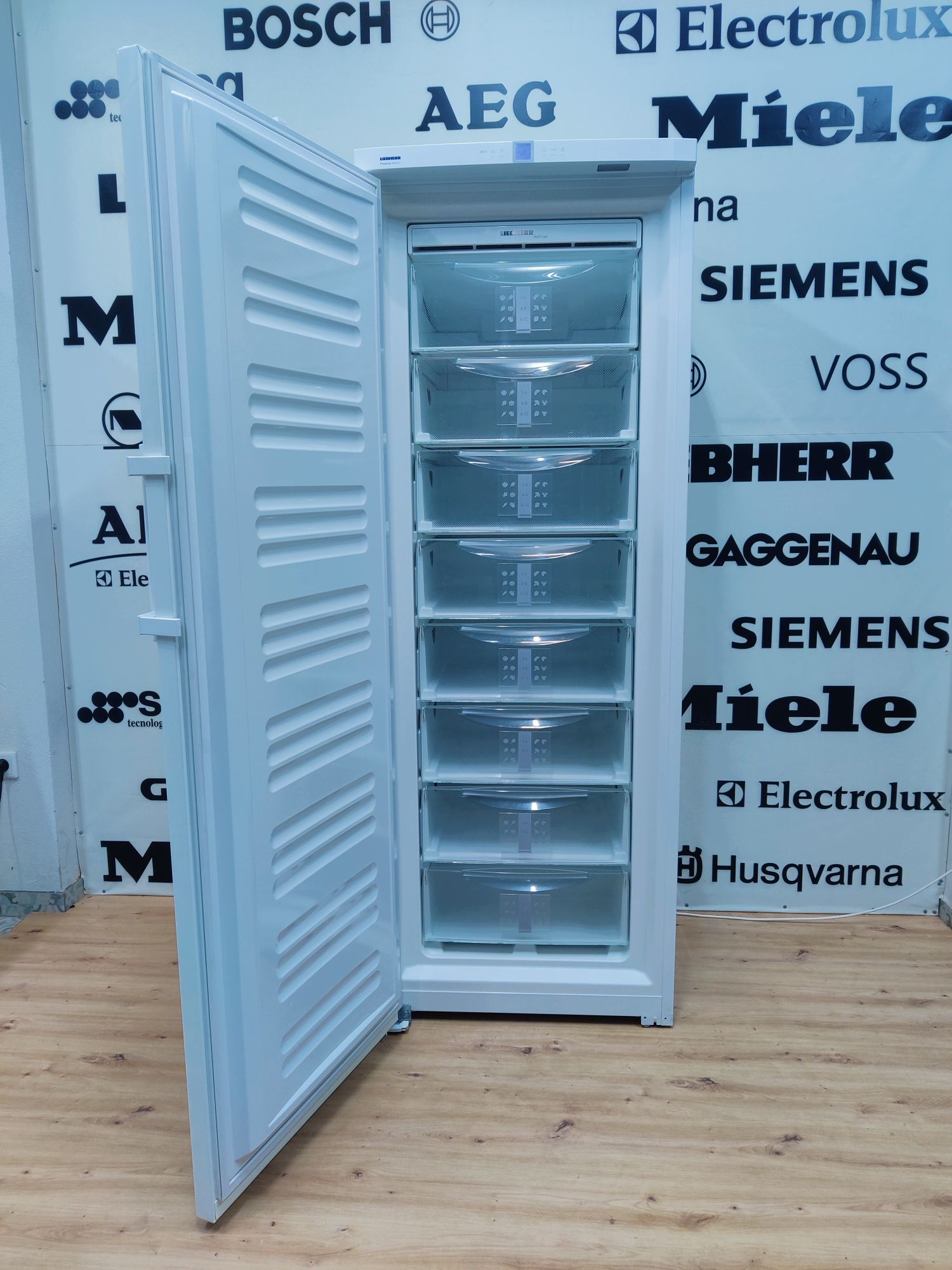 LIEBHERR™ Гігант. 2 м. Величезна морозильна камера. GERMANY.400 л.