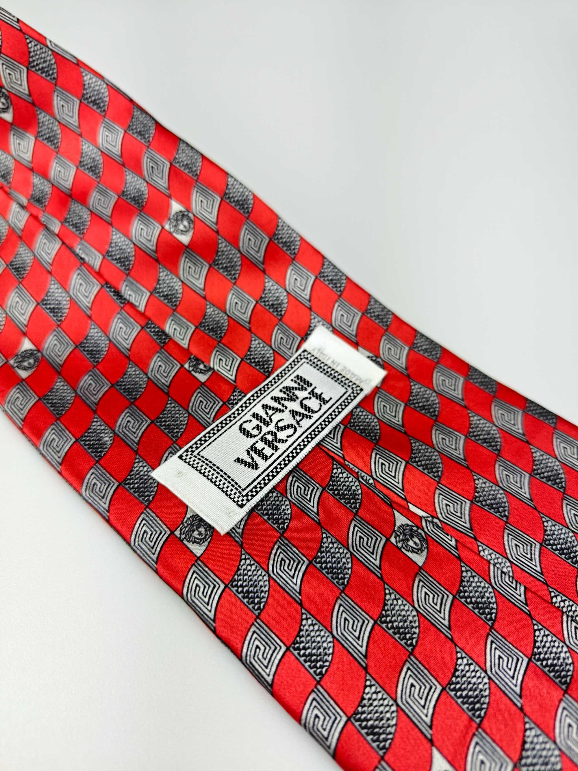 Gianni Versace czerwony jedwabny krawat wrz29