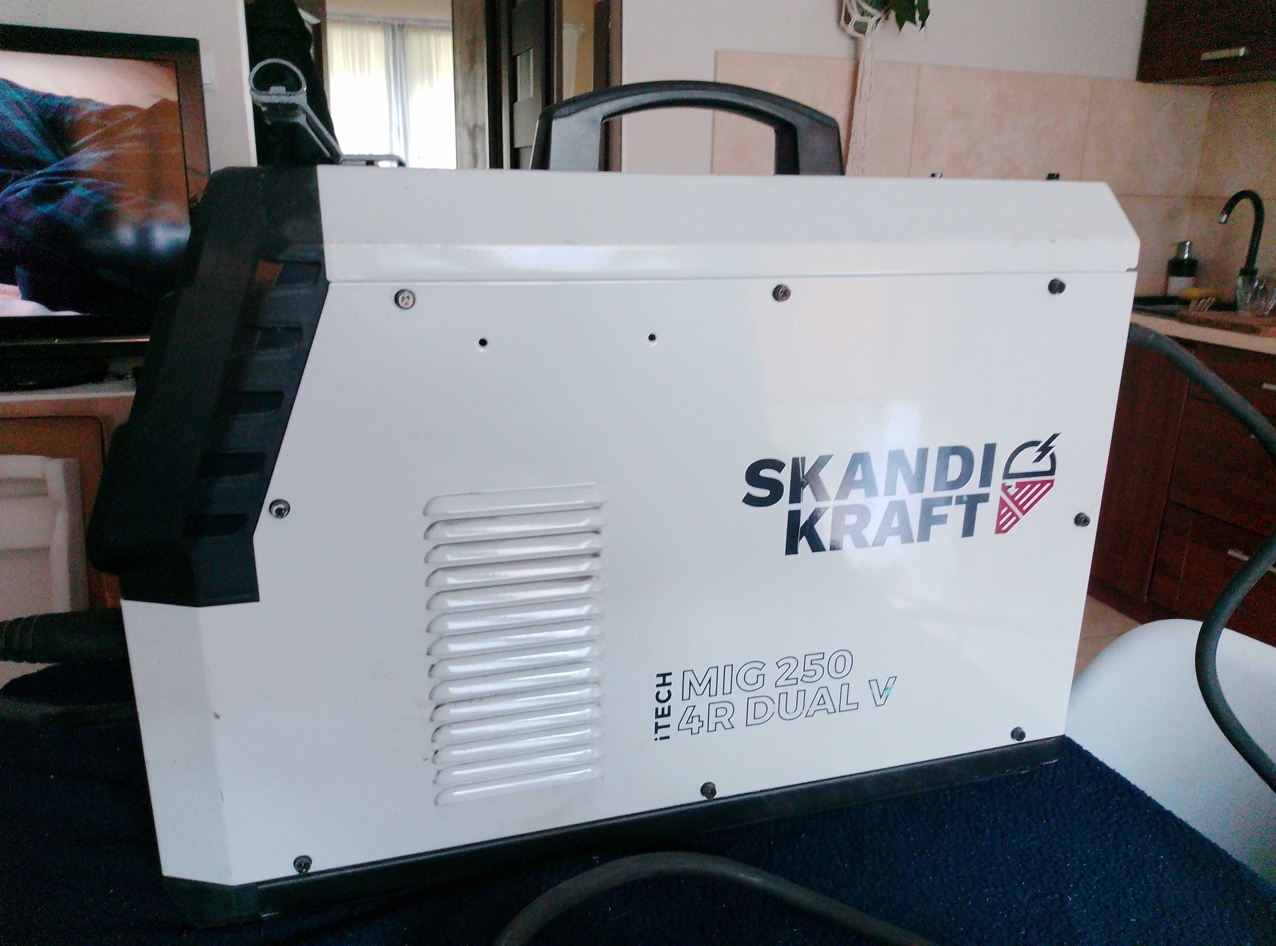 Spawarka Skandi Craft iTech Mig 250 4R Dual V