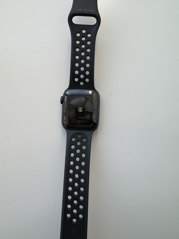 Apple watch SE 40 black nike