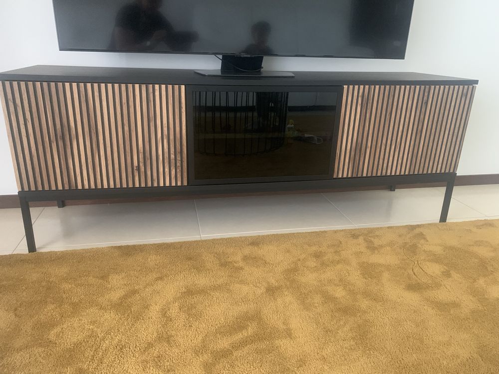 Vendo moveis de sala, mesa de centro e mesa jantar com 6 cadeiras