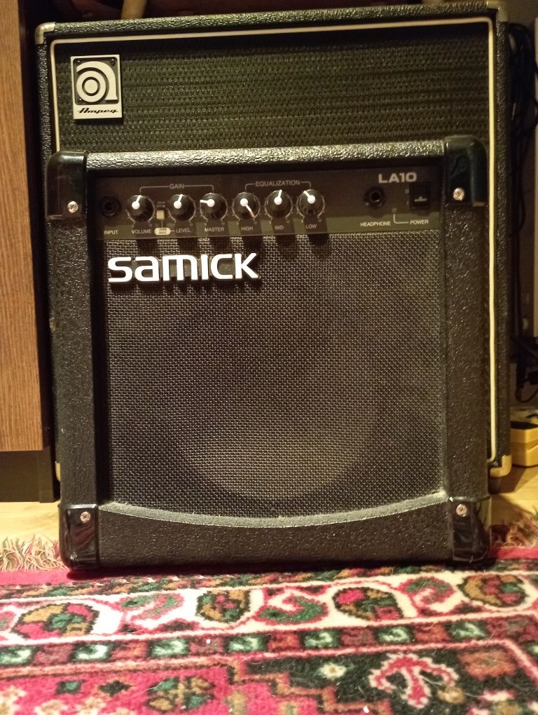 Wzmacniacz gitarowy combo Samick LA10