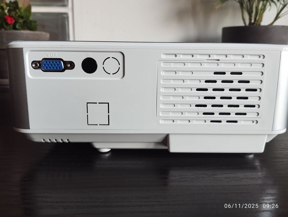 Nowy projektor Krüger&Matz V-LED10 LED Full HD – bez kabla