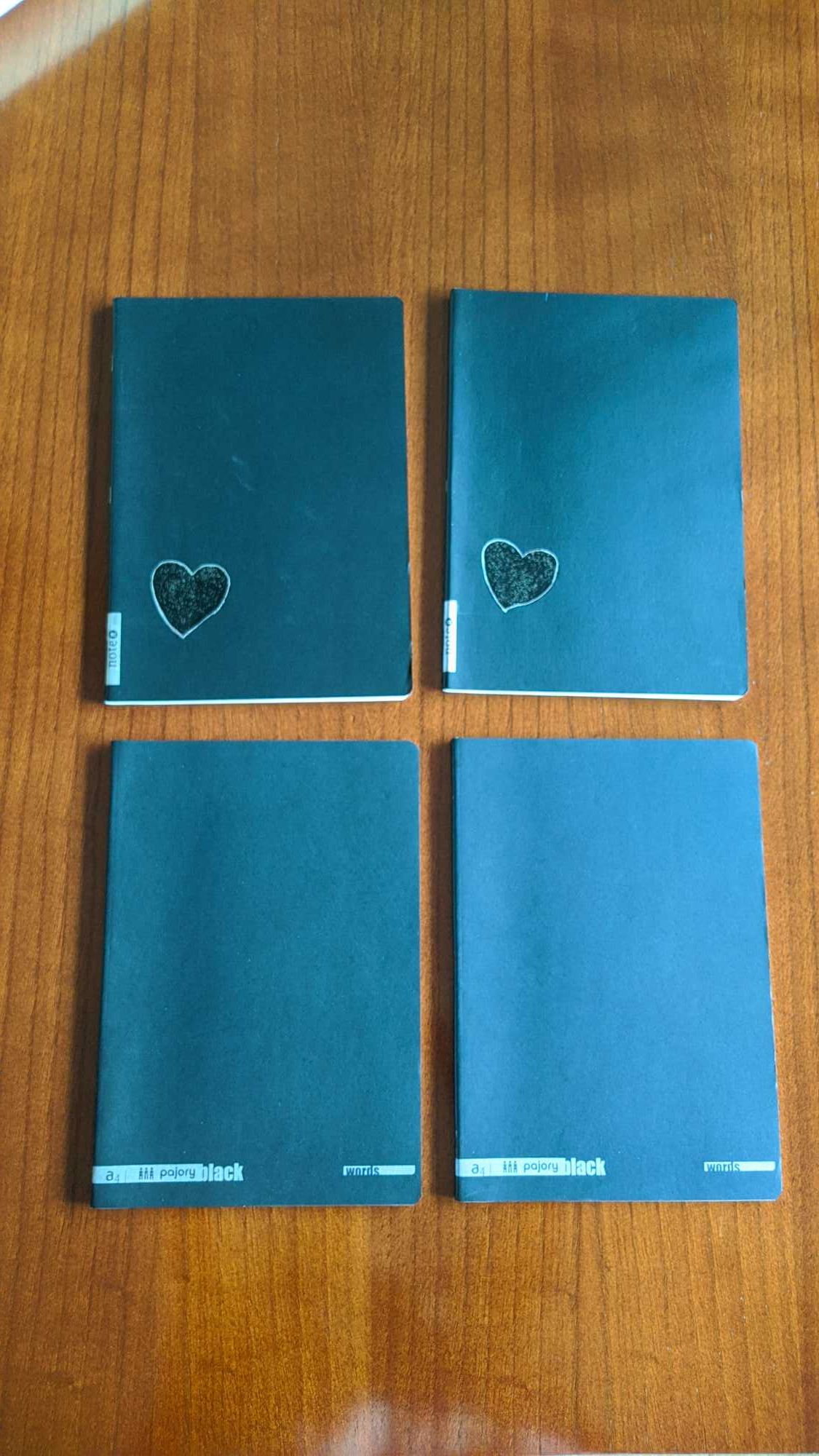 Cadernos A4 de capa preta Pajory e Note (NOVOS)