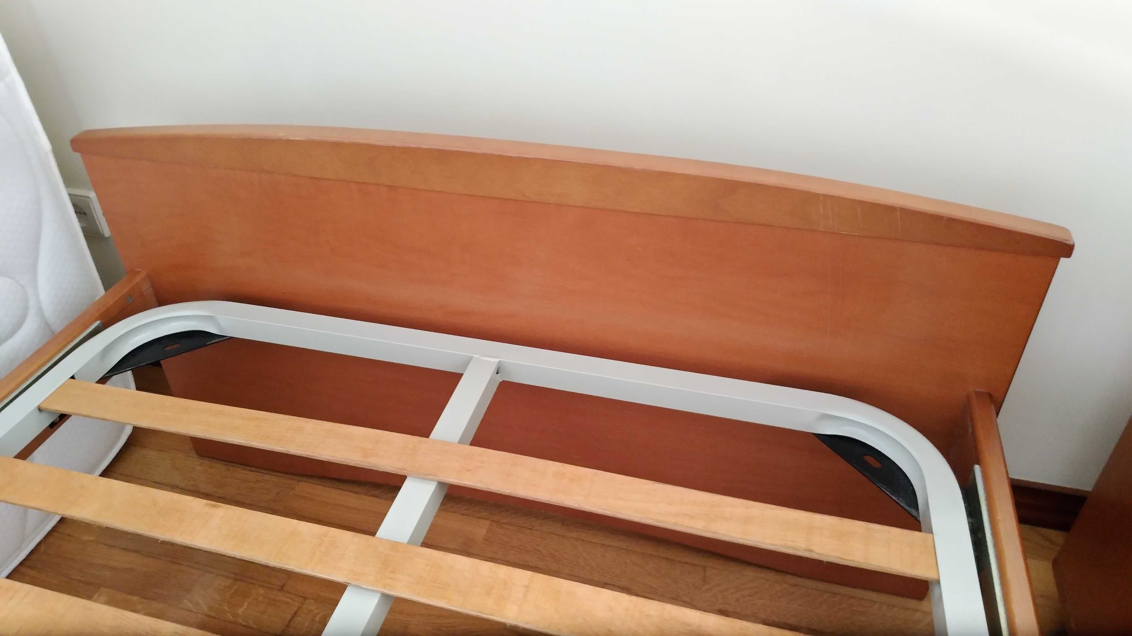 Cama de Solteiro 200x100 em Pinho tratado