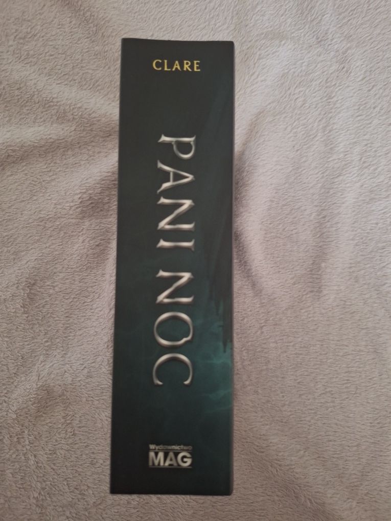 Pani noc cassandra clare Mroczne intrygi książka młodzieżowa