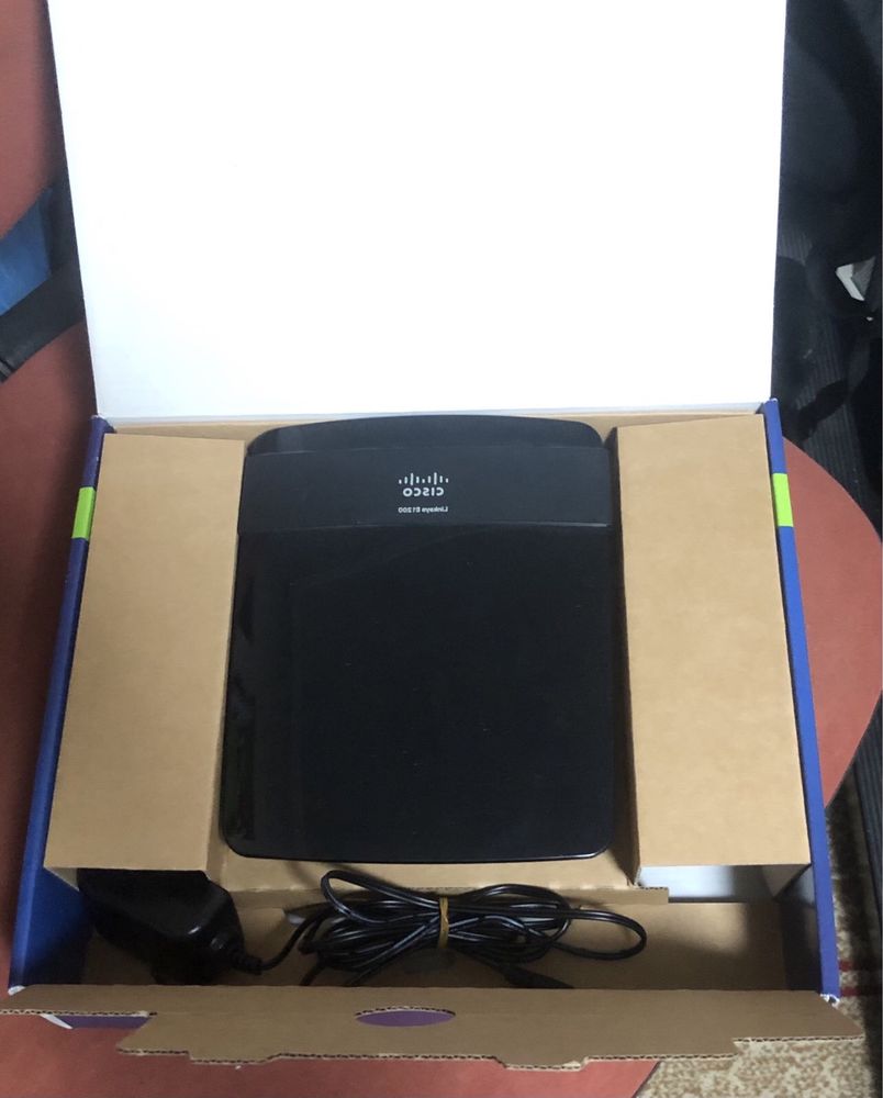 Роутер  Маршрутизатор LINKSYS E1200