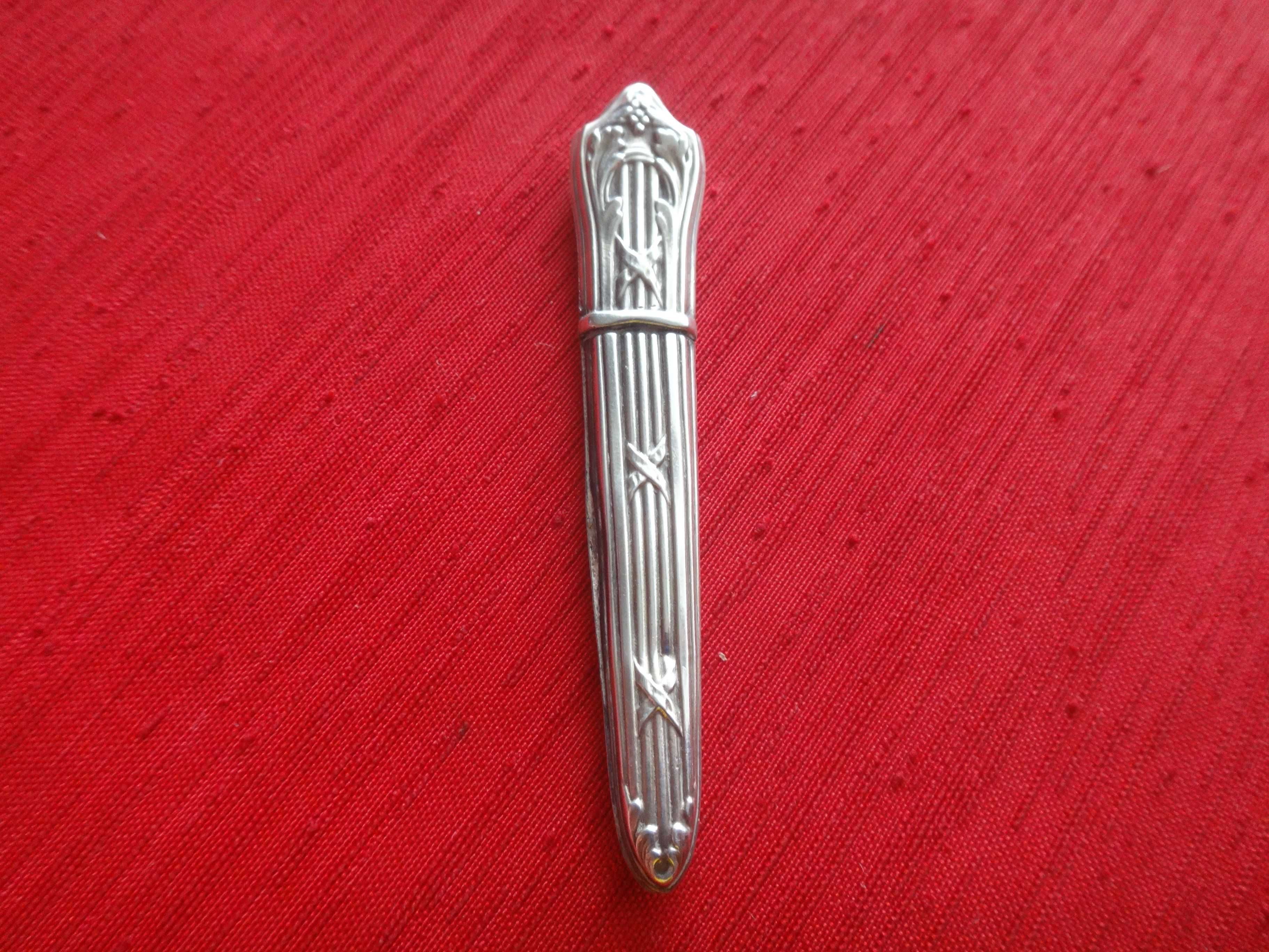 Srebrne etui na wykałaczki
