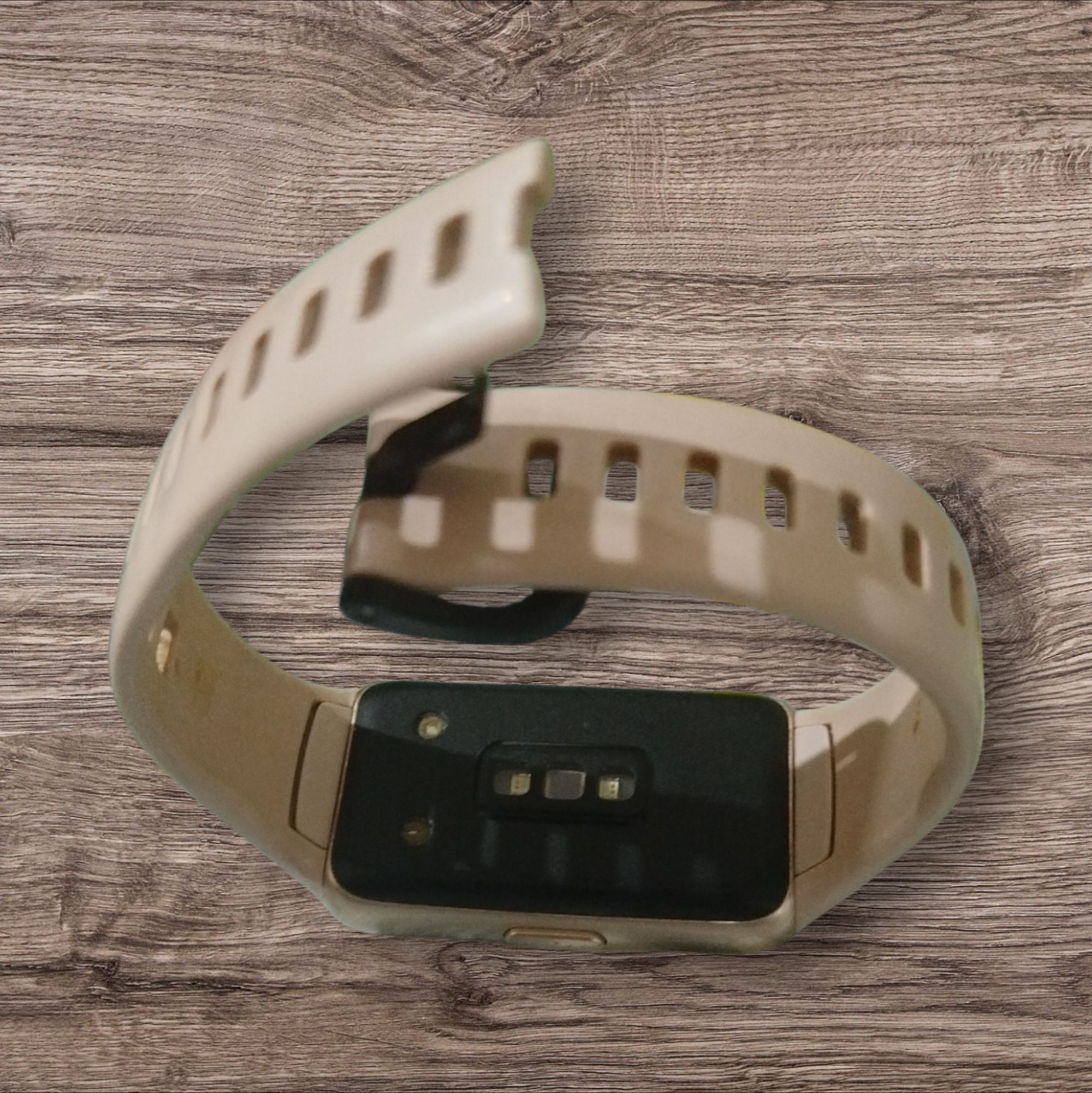 Huawei band 6 różowy