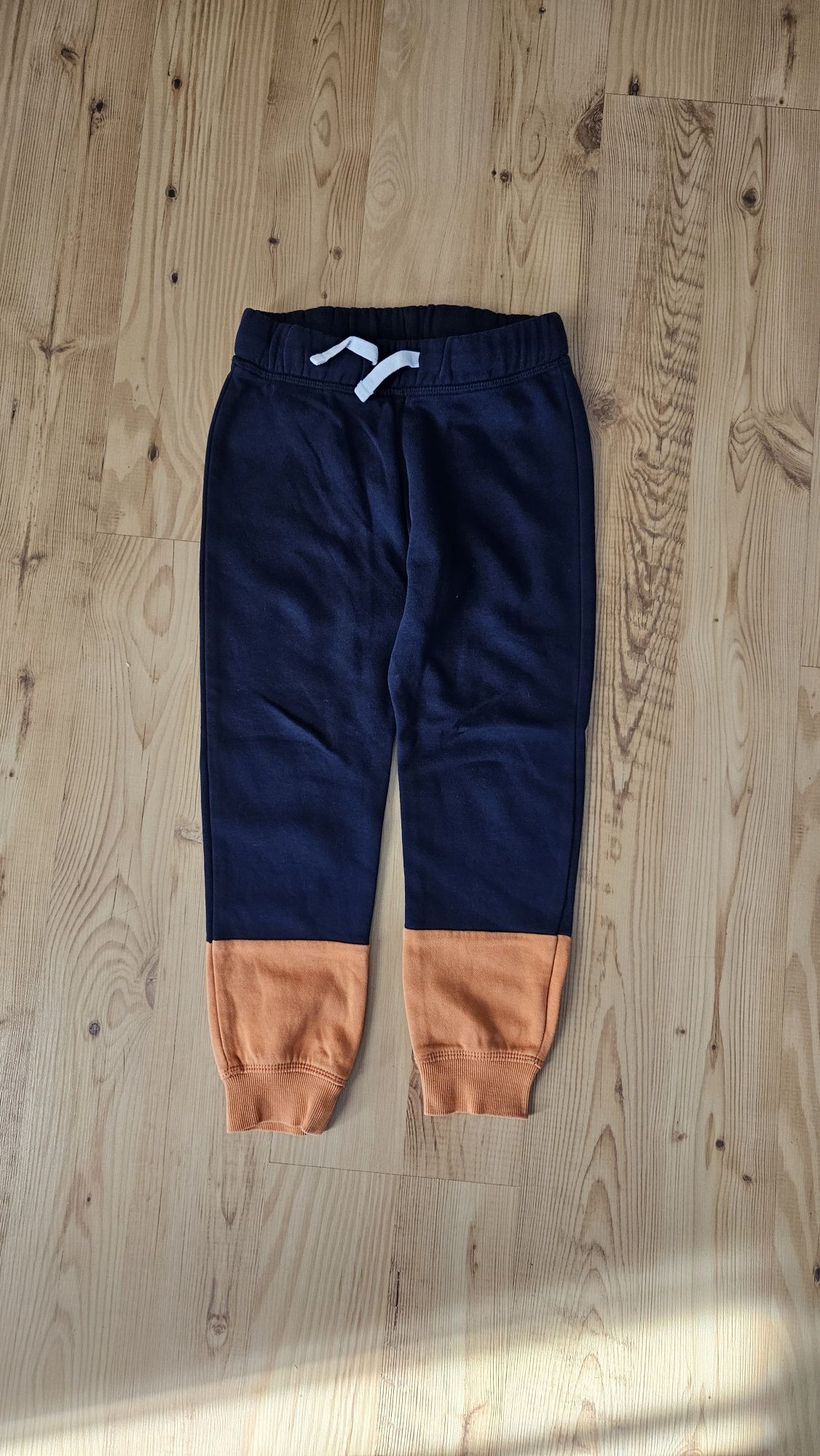 Spodnie dresowe dresy 116 H&M z meszkiem wewnątrz