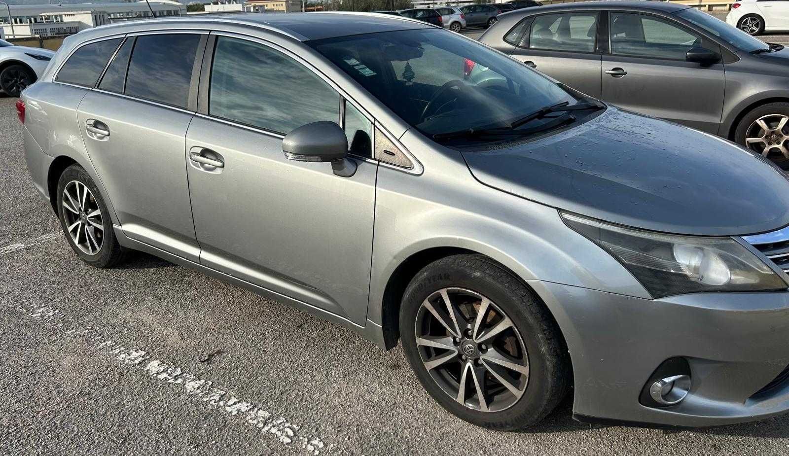 Toyota Avensis 2.0 D4D Ano 2012