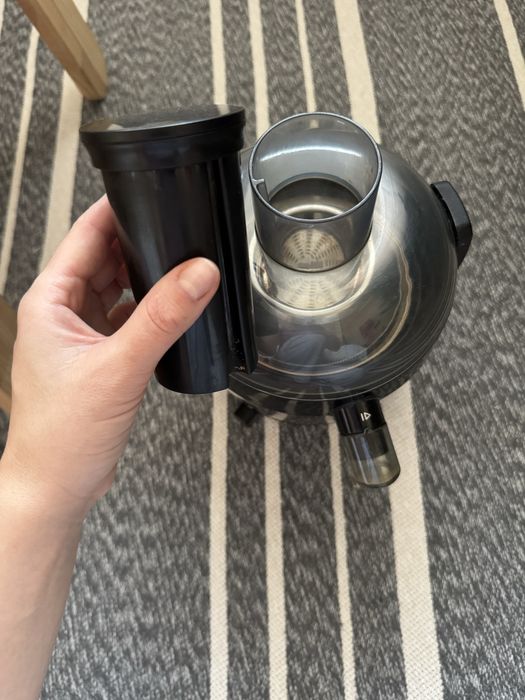 Соковижималка Philips HR1832/02