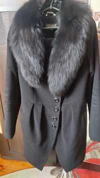 Зимове жіноче пальто