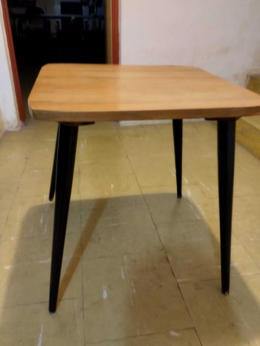 Stolik kawowy na cienkich nóżkach PRL, odbiór osobisty