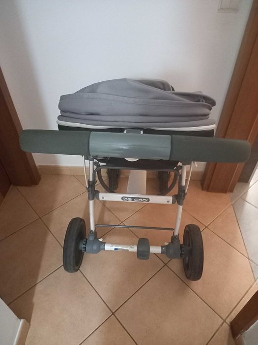 Carrinho bebé trio/ ovo cadeira e alcofa