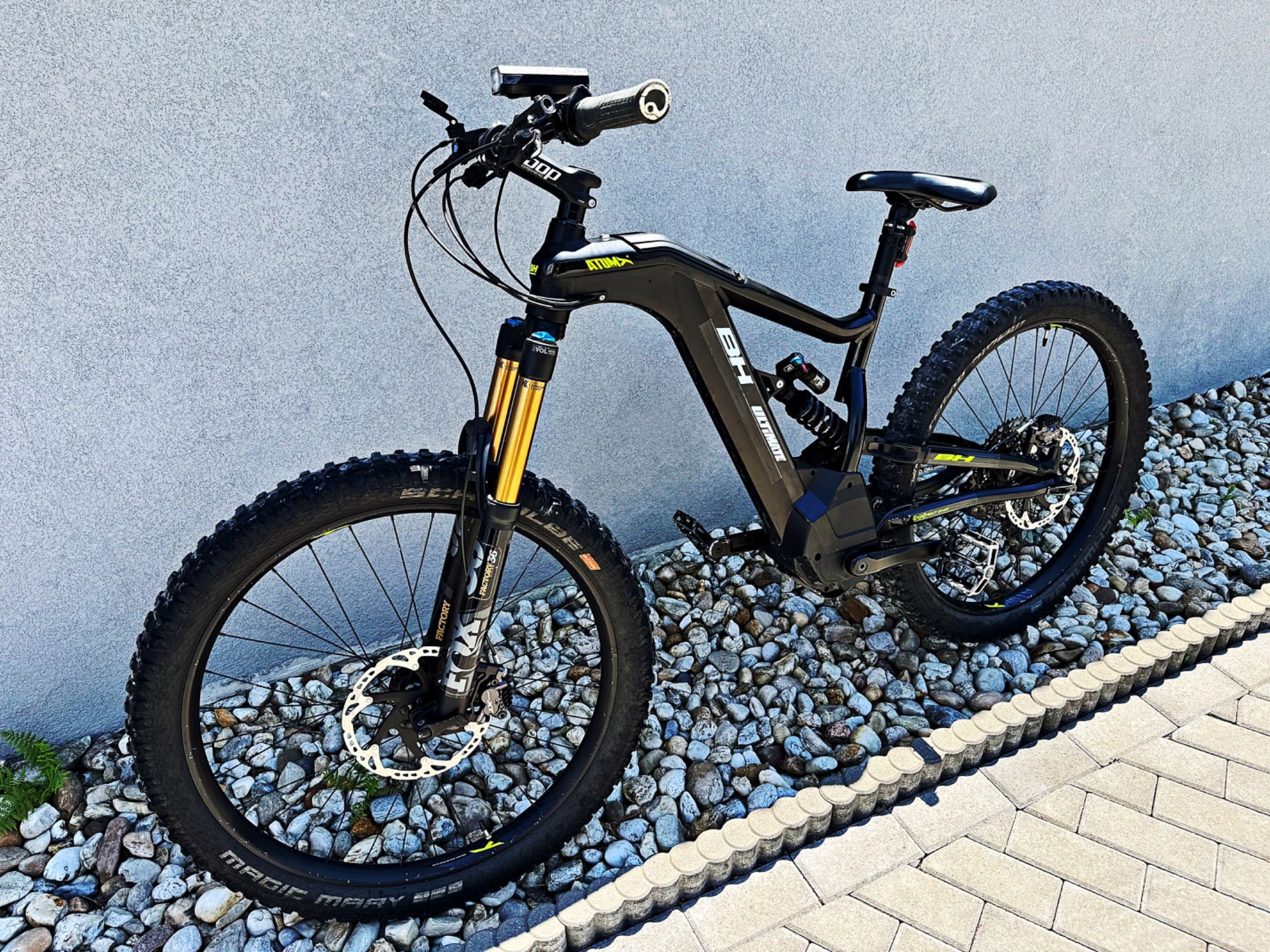 BH ATOM-X LYNX 6 PRO-SE ER949 Rozmiar "M" 500 KM Przebiegu Enduro FOX