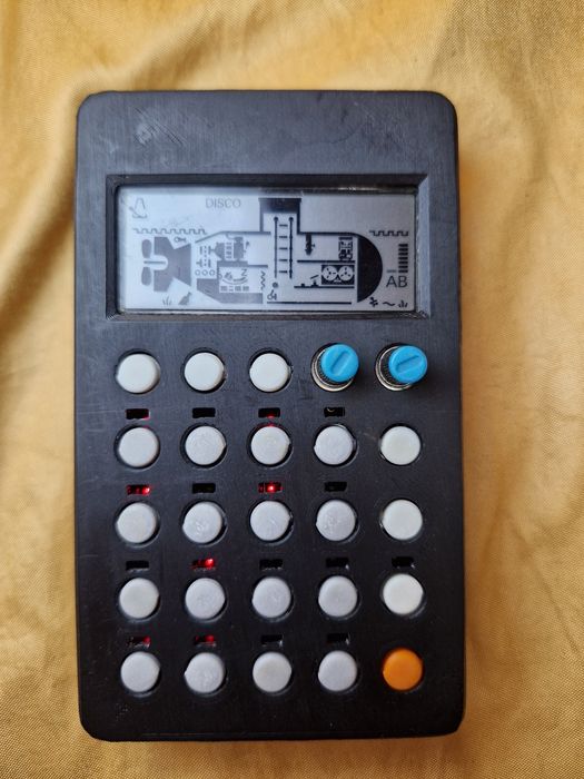 Teenage Engineering Pocket Operator PO-14 Sub — басовий синтезатор
