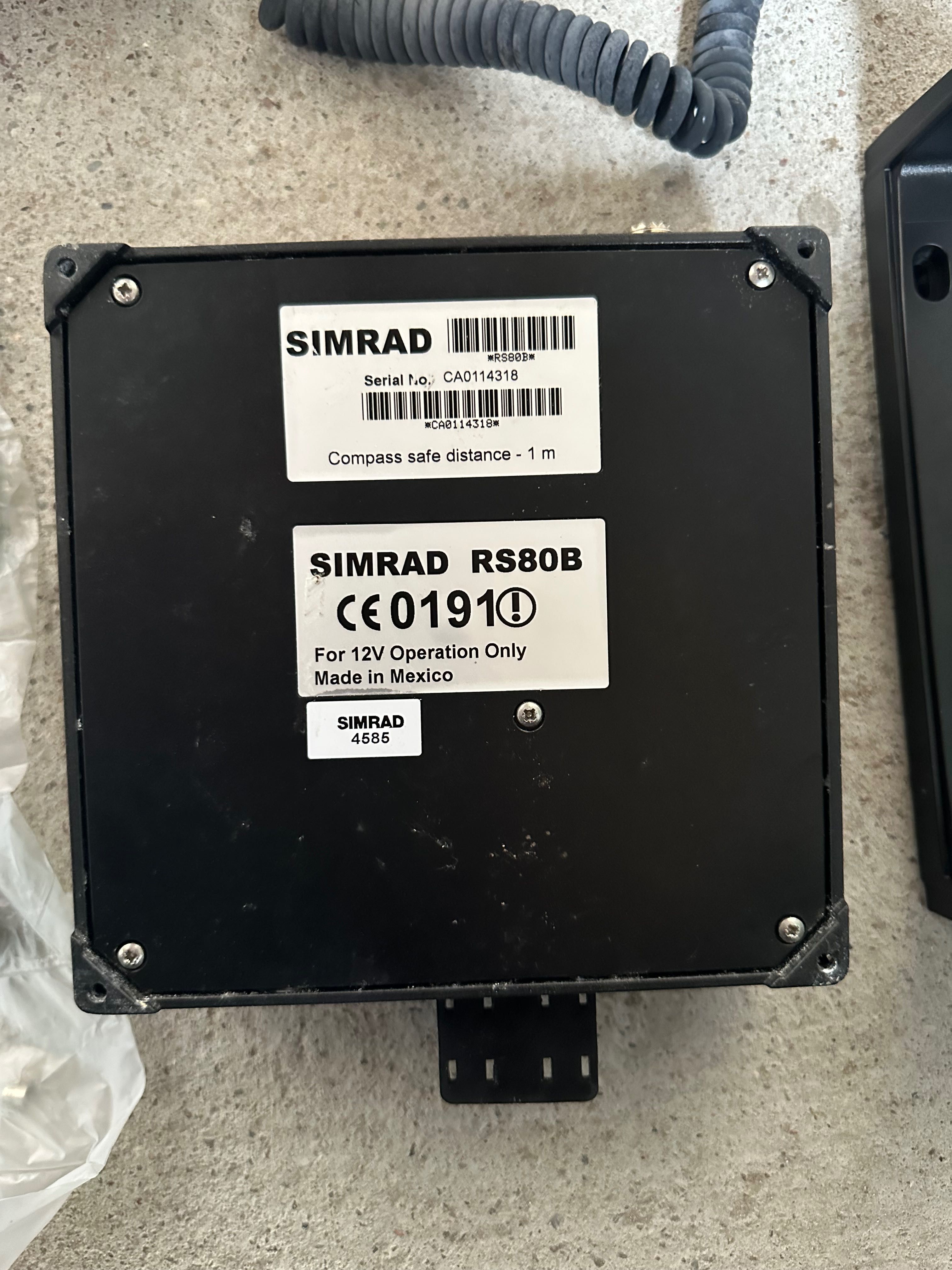 VHF Simrad RS80B