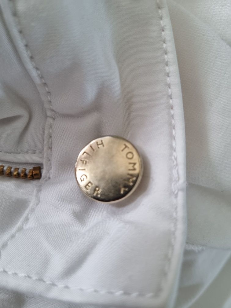 Białe spodnie Tommy Hilfiger rozmiar xs 34 
Rozmiar xs 34
Szerokość Pa